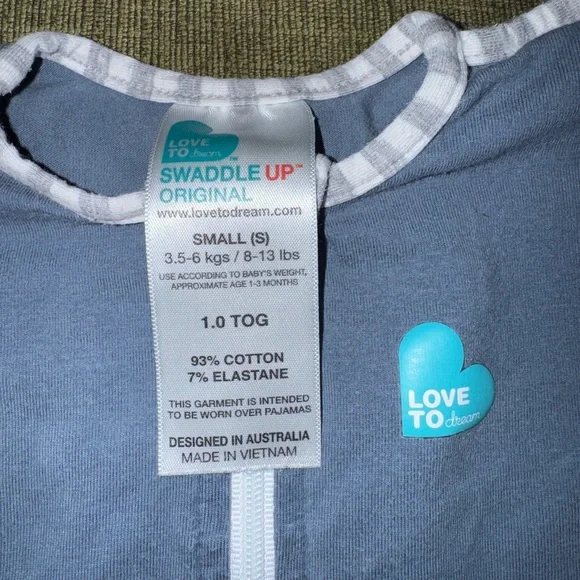 Love To Dream Arms Up Swaddle - Picture 4 of 5